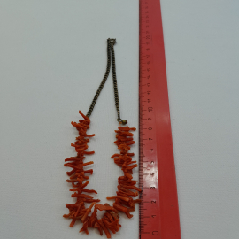 Бусы из веточек коралла на металлической цепочке, длина 20 см. Картинка 4